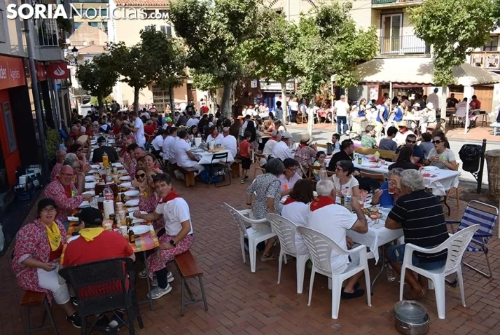 Galer&iacute;a de im&aacute;genes: alubiada en &Oacute;lvega para unas 3.200 personas
