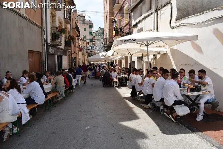 Galer&iacute;a de im&aacute;genes: alubiada en &Oacute;lvega para unas 3.200 personas