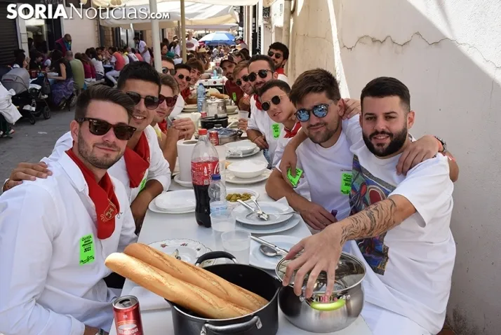 Galer&iacute;a de im&aacute;genes: alubiada en &Oacute;lvega para unas 3.200 personas