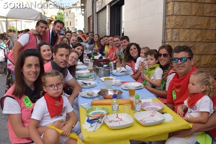 Galer&iacute;a de im&aacute;genes: alubiada en &Oacute;lvega para unas 3.200 personas