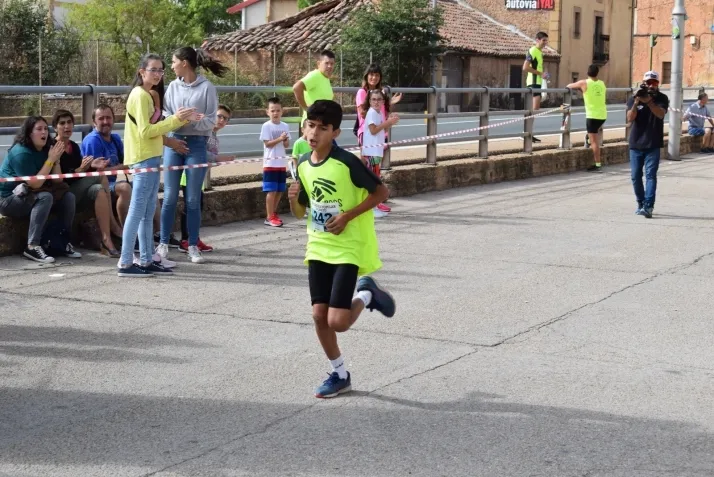 Galer&iacute;a: fiesta del atletismo en Golmayo. Joaqu&iacute;n Mart&iacute;nez y Mar&iacute;a L&aacute;zaro, 