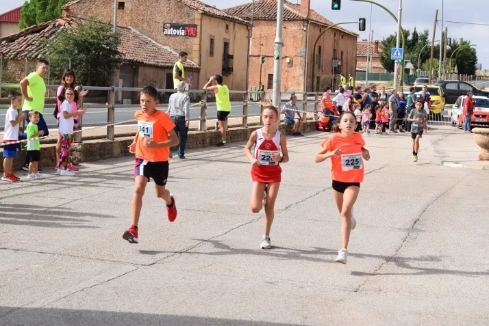 Galer&iacute;a: fiesta del atletismo en Golmayo. Joaqu&iacute;n Mart&iacute;nez y Mar&iacute;a L&aacute;zaro, 