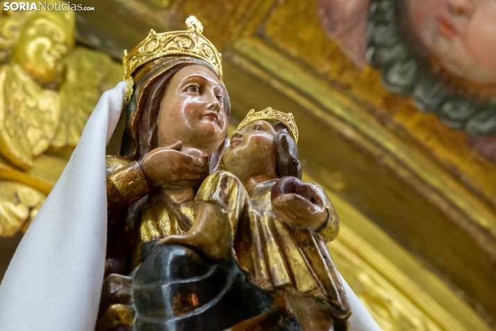 Fotos: ba&ntilde;o de masas a la Virgen de Inodejo en su romer&iacute;a 