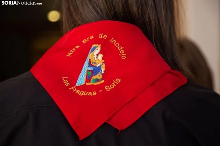 Fotos: ba&ntilde;o de masas a la Virgen de Inodejo en su romer&iacute;a 