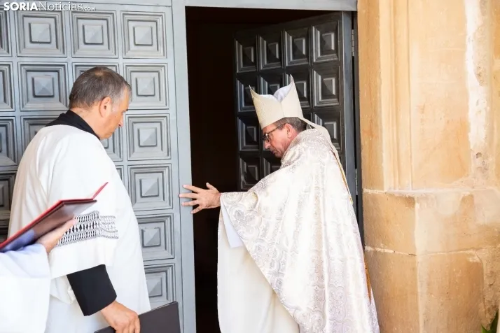 Fotos: ba&ntilde;o de masas a la Virgen de Inodejo en su romer&iacute;a 