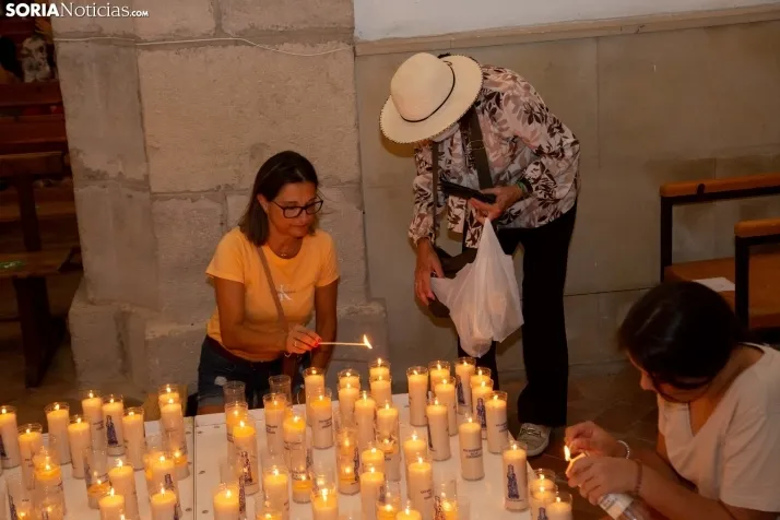 Fotos: ba&ntilde;o de masas a la Virgen de Inodejo en su romer&iacute;a 