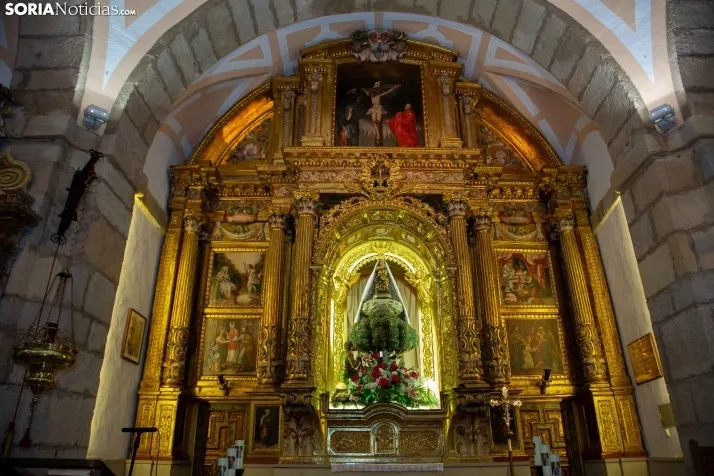 Fotos: ba&ntilde;o de masas a la Virgen de Inodejo en su romer&iacute;a 