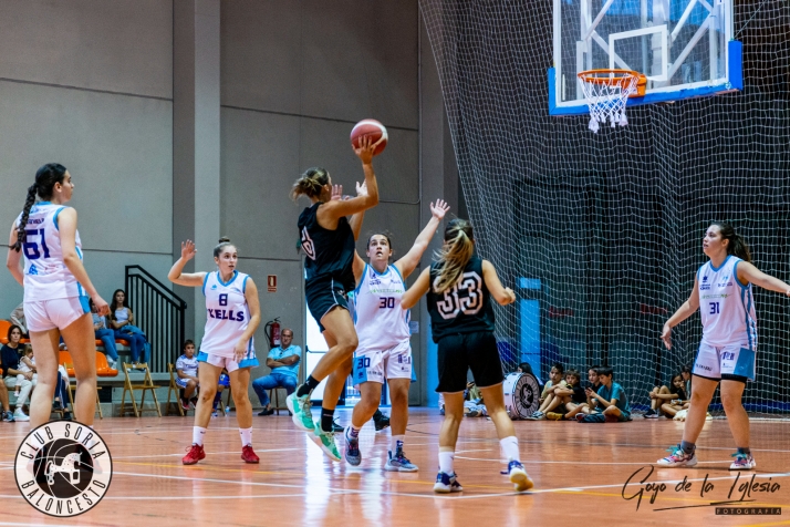 Los nervios y la falta de rodaje condenan a las féminas del CSB