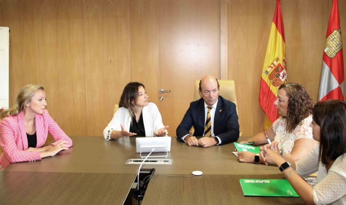 Sacyl aplaza hasta principios del próximo año la fidelización de residentes en especialidades de Enfermería