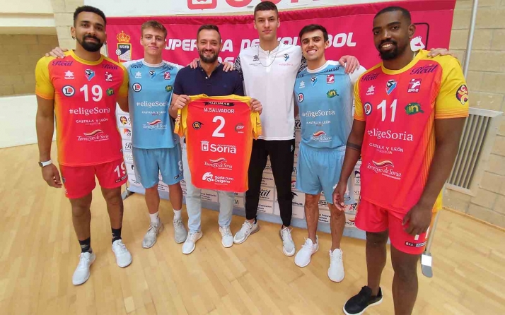 La equipación del Río Duero CV recuerda el ascenso a Superliga