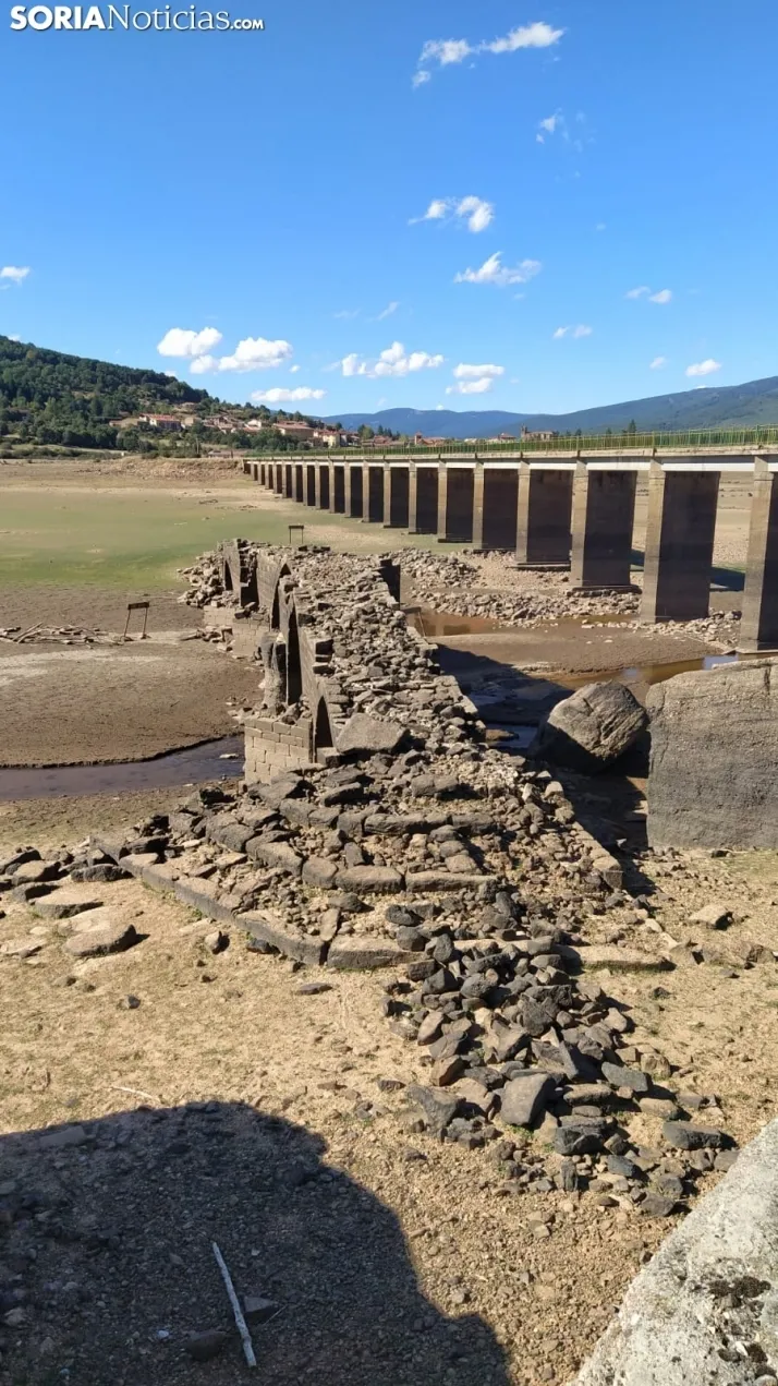 Fotos: aflora el puente romano en el embalse de la Cuerda del Pozo