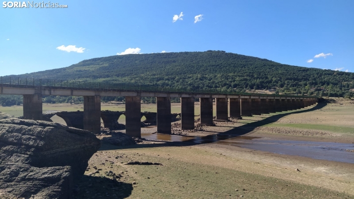 Fotos: aflora el puente romano en el embalse de la Cuerda del Pozo
