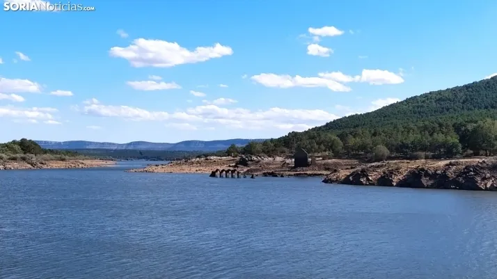 Fotos: aflora el puente romano en el embalse de la Cuerda del Pozo