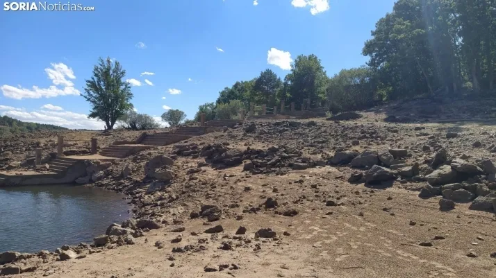 Fotos: aflora el puente romano en el embalse de la Cuerda del Pozo