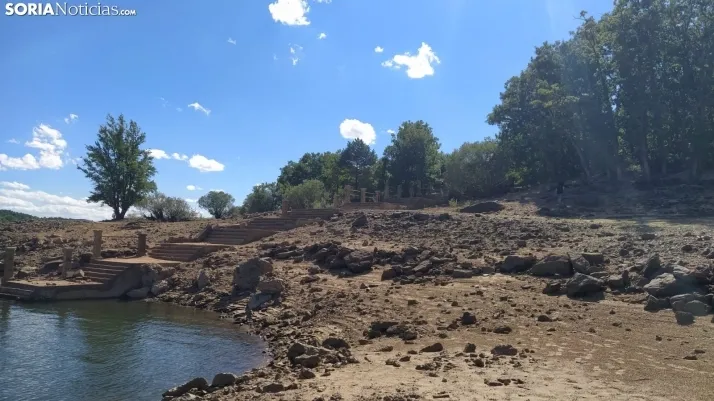 Fotos: aflora el puente romano en el embalse de la Cuerda del Pozo