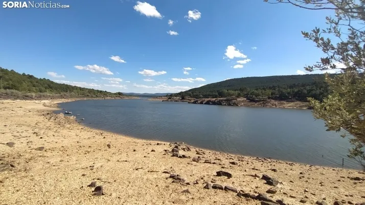 Fotos: aflora el puente romano en el embalse de la Cuerda del Pozo