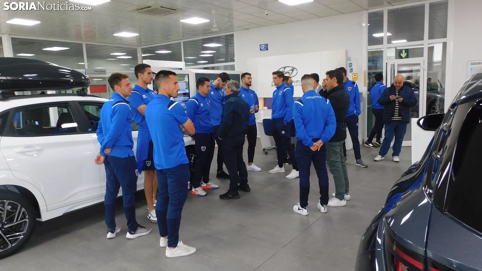 Foto 11 - Fotos: Untoria y el Numancia celebran su patrocinio con una visita al Concesionario