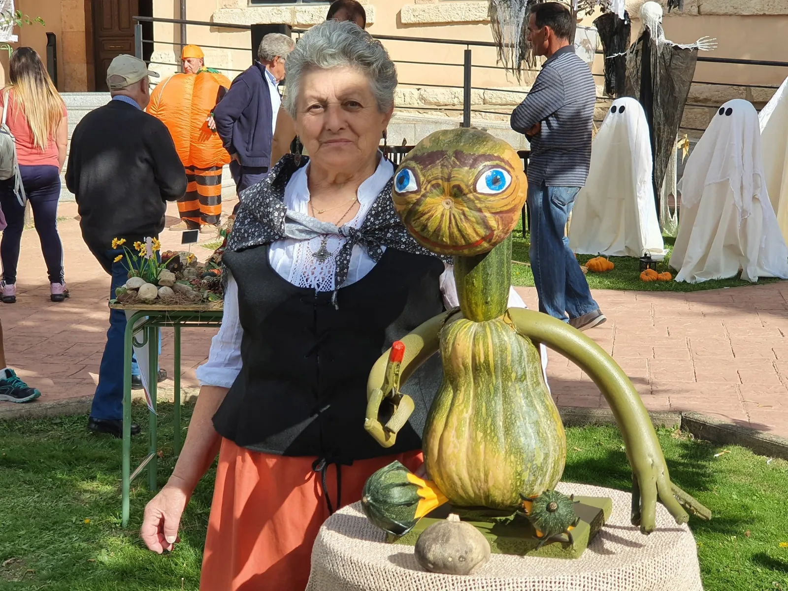 Foto 2 - Un ejemplar de 125 kilos se lleva el concurso de calabazas de San Esteban de Gormaz