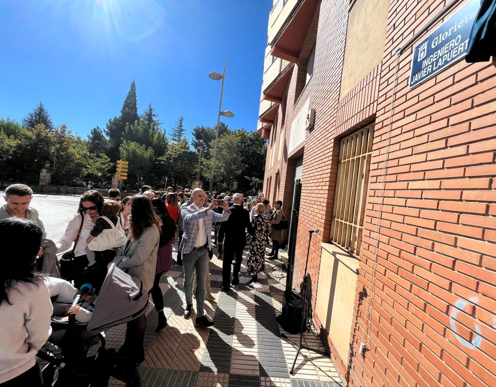 Foto 2 - Soria da por primera vez nombre a una glorieta para homenajear a Javier Lapuerta