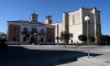 El ayuntamiento de la localidad junto al templo parroquial de Valdestillas. /AV