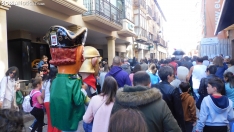 Fotos: ba&ntilde;o de masas para los Gigantes y Cabezudos en las fiestas de San Saturio