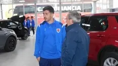 Foto 14 - Fotos: Untoria y el Numancia celebran su patrocinio con una visita al Concesionario