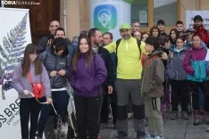 Foto 3 - M&aacute;s 300 senderistas disfrutan del monte de Covaleda en la marcha de ASPACE