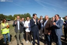 Una imagen de la apertura de la feria cabrejana hoy. /María Ferrer