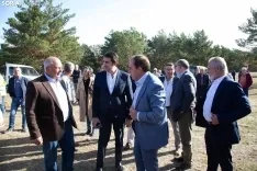 Una imagen de la apertura de la feria cabrejana hoy. /María Ferrer