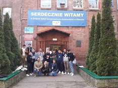 Estudiantes y profesorado durante la estancia en Polonia. /ClM