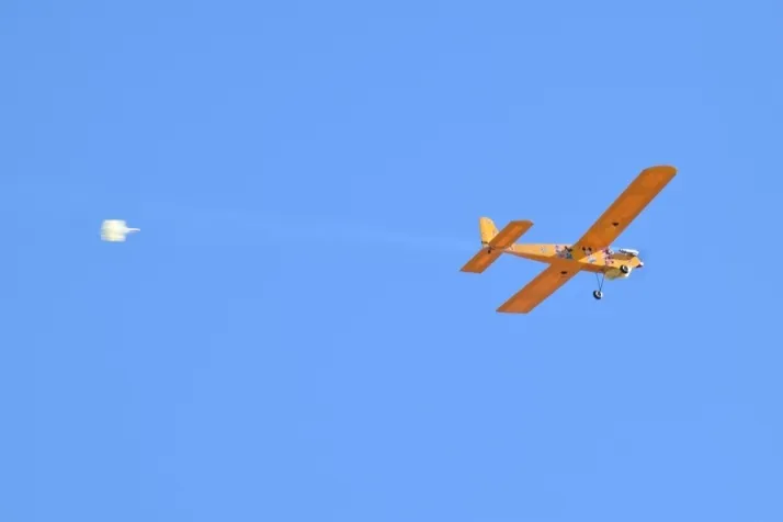 Fotos: los mejores aeromodelistas nacionales se dan cita en el cielo de Velilla de la Sierra
