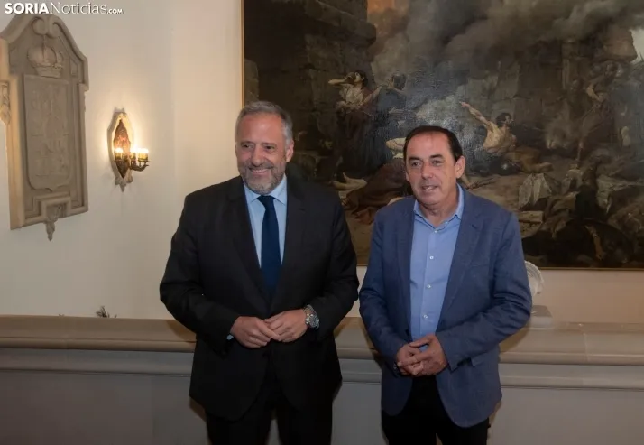 Una de las imágenes que deja la visita institucional del presidente de las Cortes hoy a la capital soriana. /Julián García