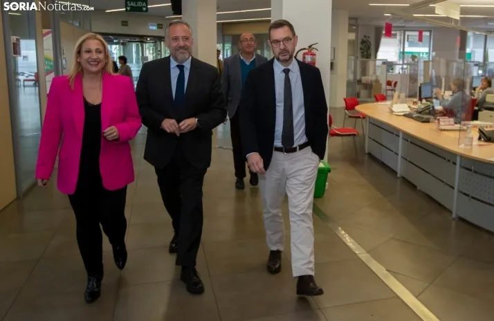 Una de las imágenes que deja la visita institucional del presidente de las Cortes hoy a la capital soriana. /Julián García