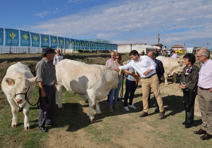  Mañueco defiende al sector cárnico por ser esencial para el desarrollo del medio rural