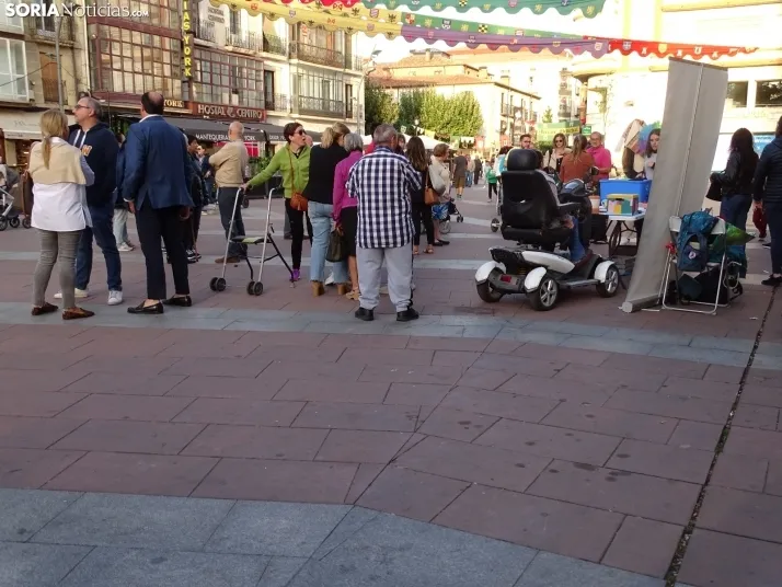 Aspace sale a la calle, festiva, pero reivindicativa