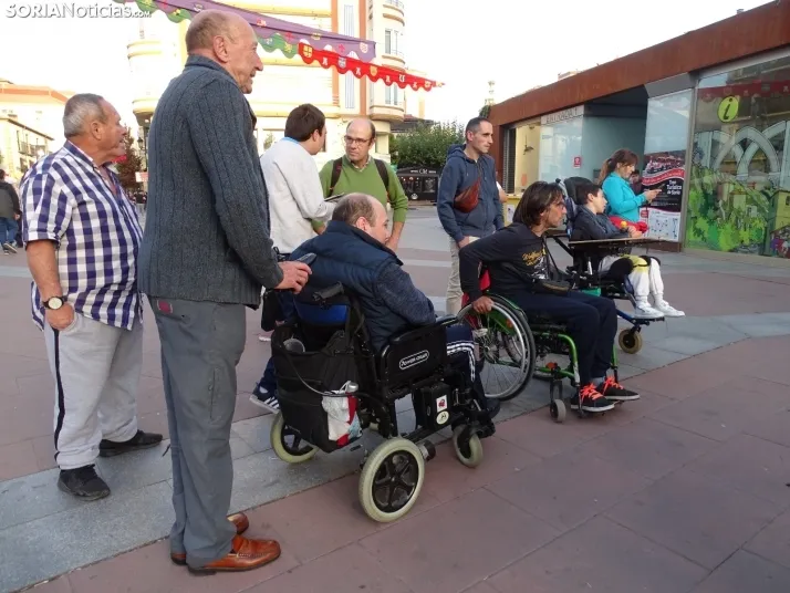Aspace sale a la calle, festiva, pero reivindicativa