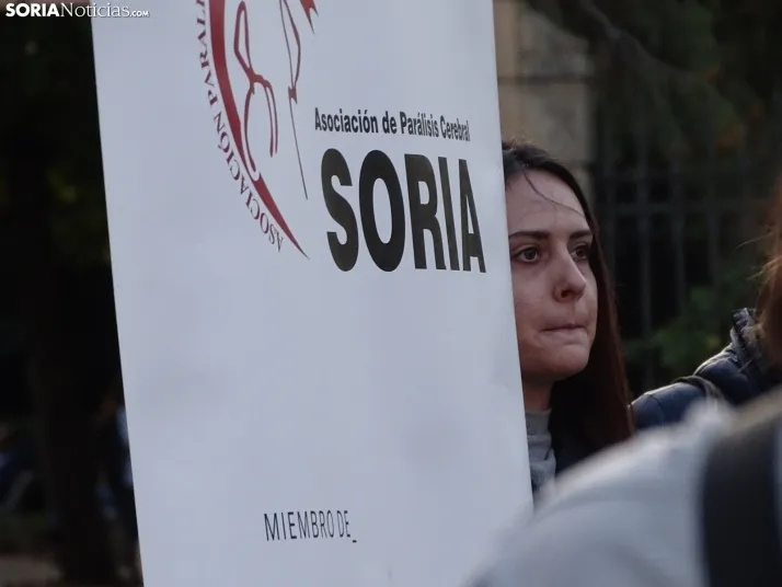 Aspace sale a la calle, festiva, pero reivindicativa