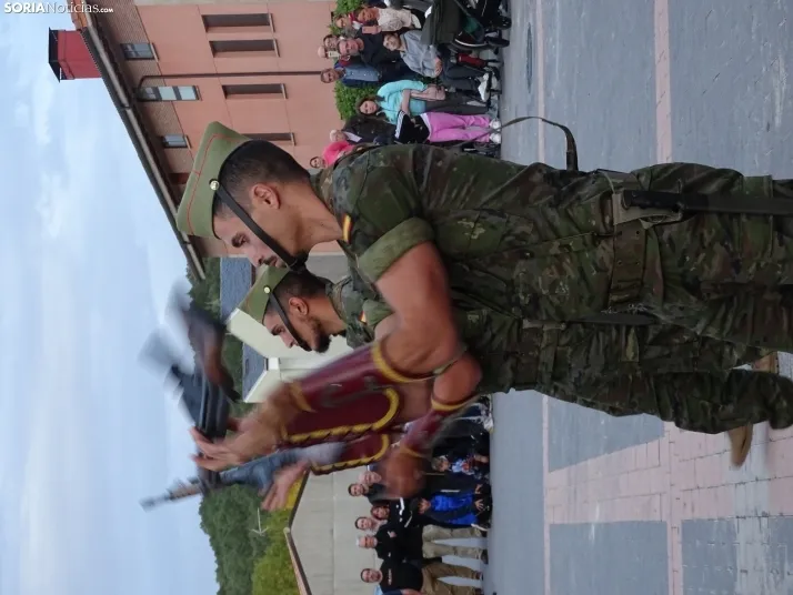 Una imagen del acto protagonizado por la Legión en Navaleno este jueves. /SN