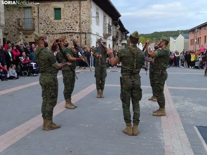 Una imagen del acto protagonizado por la Legión en Navaleno este jueves. /SN
