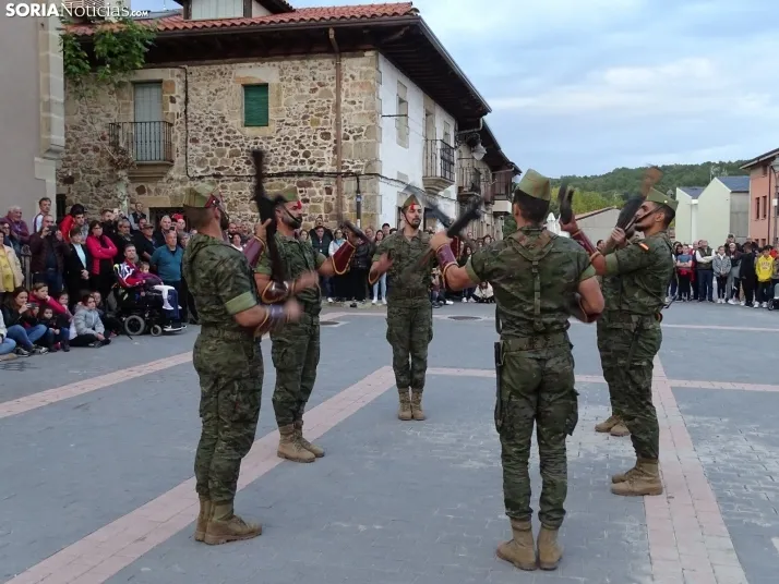 Una imagen del acto protagonizado por la Legión en Navaleno este jueves. /SN