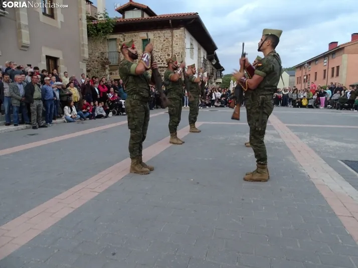 Una imagen del acto protagonizado por la Legión en Navaleno este jueves. /SN