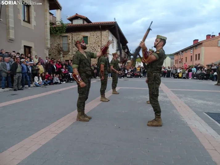 Una imagen del acto protagonizado por la Legión en Navaleno este jueves. /SN