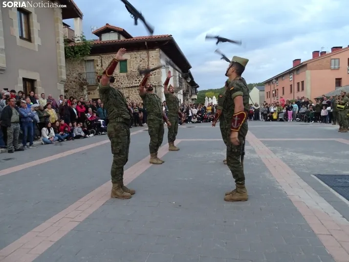 Una imagen del acto protagonizado por la Legión en Navaleno este jueves. /SN
