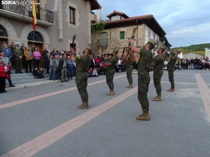 Una imagen del acto protagonizado por la Legión en Navaleno este jueves. /SN