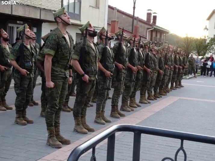 Una imagen del acto protagonizado por la Legión en Navaleno este jueves. /SN