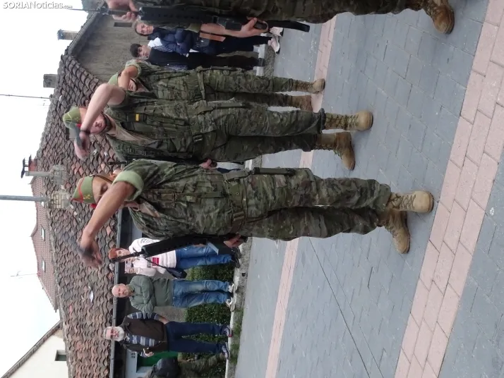 Una imagen del acto protagonizado por la Legión en Navaleno este jueves. /SN