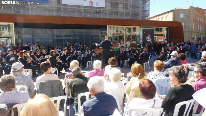 En im&aacute;genes: la Banda Municipal y sus pasodobles taurinos abarrotan Mariano Granados