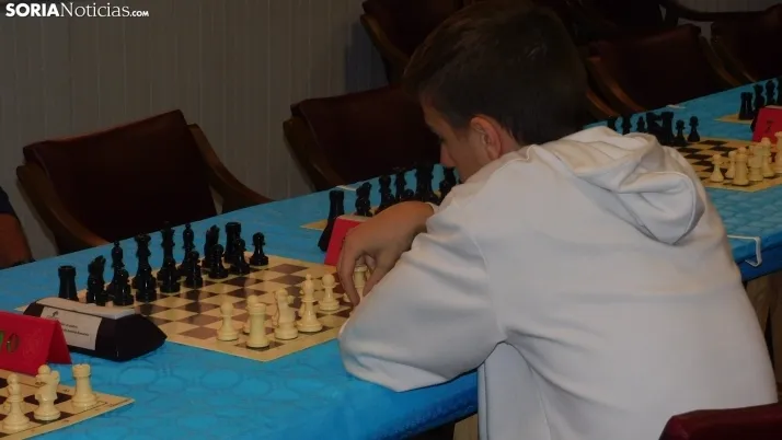 Fotos: 60 jugadores se dan cita en el torneo de ajedrez de San Saturio