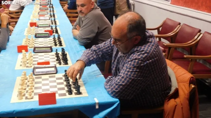 Fotos: 60 jugadores se dan cita en el torneo de ajedrez de San Saturio