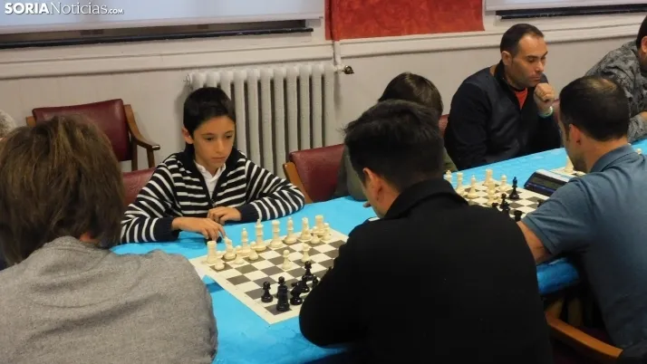 Fotos: 60 jugadores se dan cita en el torneo de ajedrez de San Saturio